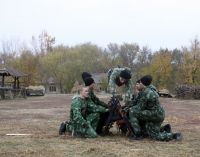 Воспитанники приходской воскресной школы, занимающихся по программе "Уроки мужества", родители юных защитников Отечества и инструкторы–наставники приняли участие в военно–полевом сборе "Полигон".