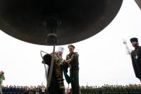 Освящение колокола и передача боевых знамен