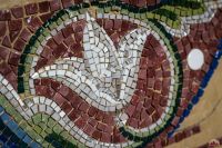 В ротонде Георгиевского парка создаётся мозаика с образом Духа Святого в виде голубя.