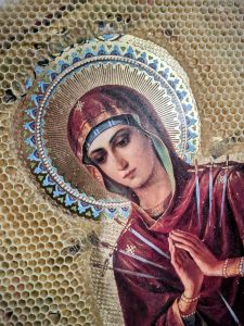 Чудо в малом: как пчёлы создали оклад для иконы.