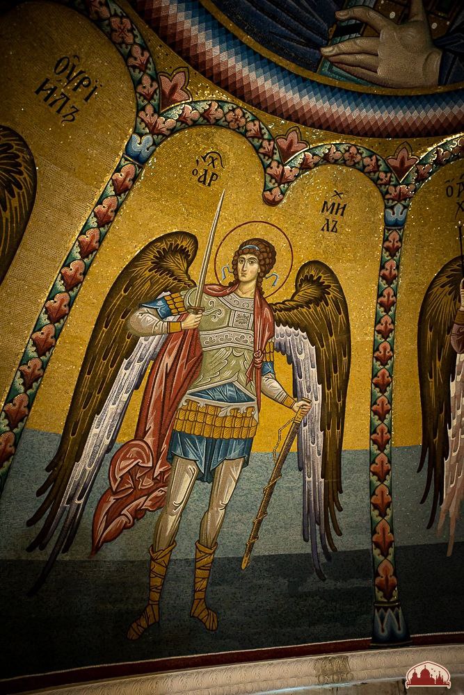 С праздником Собора Архистратига Михаила и прочих Небесных Сил бесплотных!