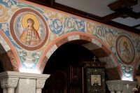 В криптовом храме появились новые святые образы